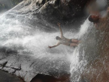 Trilha da Cachoeira da Feiticeira em Ilha Grande - RJ