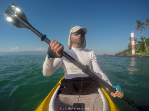 Remando em volta da Ilhabela em um dia