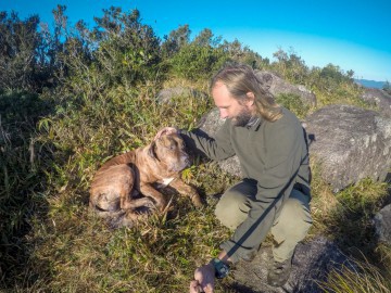 MONTE CRISTA- encontro e resgate de cachorro perdido na mata