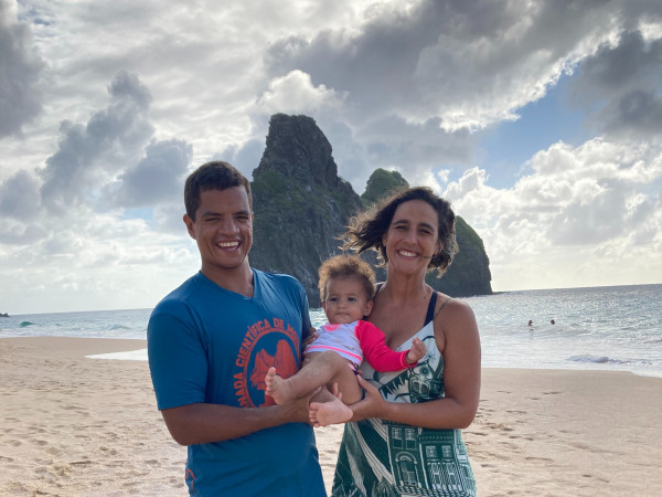 Fernando de Noronha com bebê