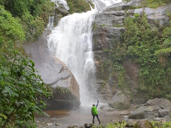 VALE DO  GUAXINDUBA: Em busca da Cachoeira Perdida - Caraguá