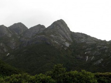 Tempestade Naufragando Tentativa de Subida Pico dos Marins