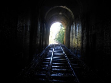 Túnel da Mantiqueira e Poço Azul