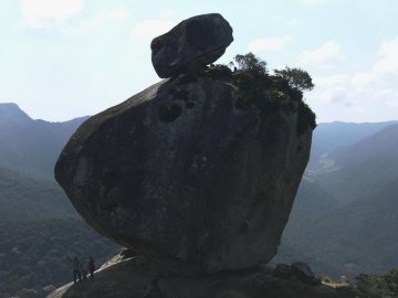 Trilha para o Peito do Pombo - Sana - RJ