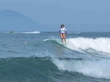 Renata Porcaro - Surf de Longboard - Litoral de São Paulo