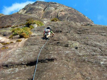 Pico Maior, 2.316m - Via Leste, 700m em 17 Esticões e etc.