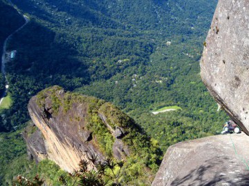 Dedo de Deus, 1.692m - Via Leste / Maria Cebola