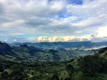 Trilha na Serra da Mantiqueira