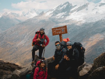 03 - Laguna 69 (4.200m) + Trek Santa Cruz (4,750m)