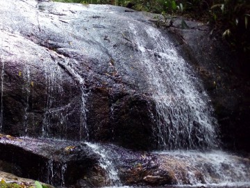 Trilha e Cachoeira do Banquinho