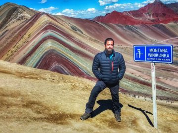 Trilha nas Montanhas Coloridas