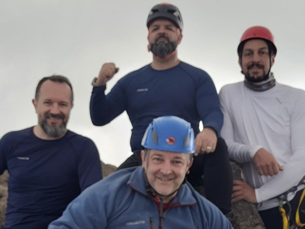 Pico das Agulhas Negras, Prateleiras e Morro do Couto