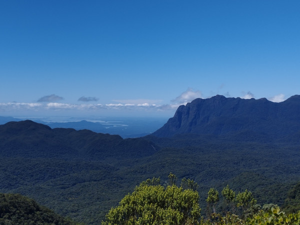 Ataque crista oeste Pão de Ló, Corvo, Anhangava e Samambaia