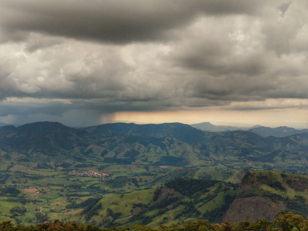 Pedra Da Divisa, Piranguçu MG