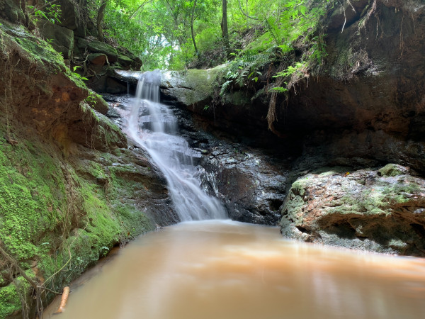 Cachoeiras e Pedras Escorregadias