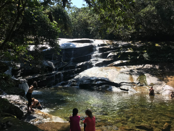 Dia no Parque Saint-Hilaire Lange e Visita ao Salto Parati