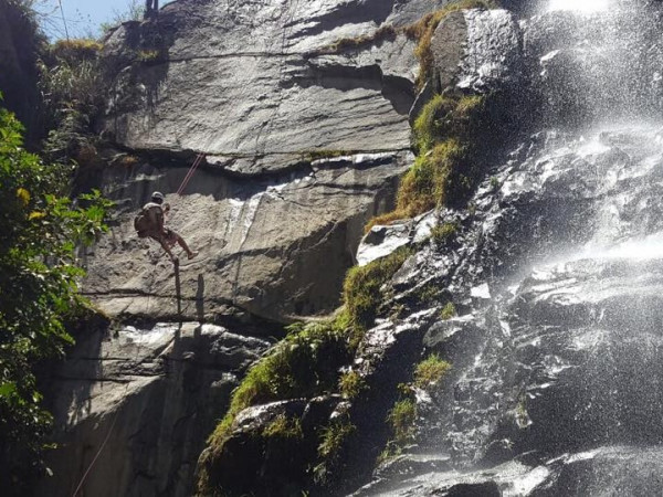 Aventura Catarata Huanano en San Jer贸nimo de Surco