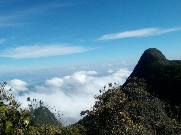 Sol, montanhas e muito visual