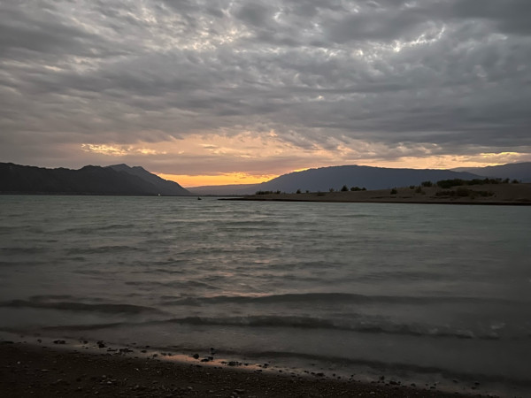 Acampando A Orillas Del Dique