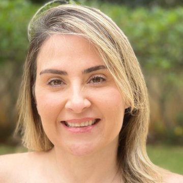 Adriana D Horvath